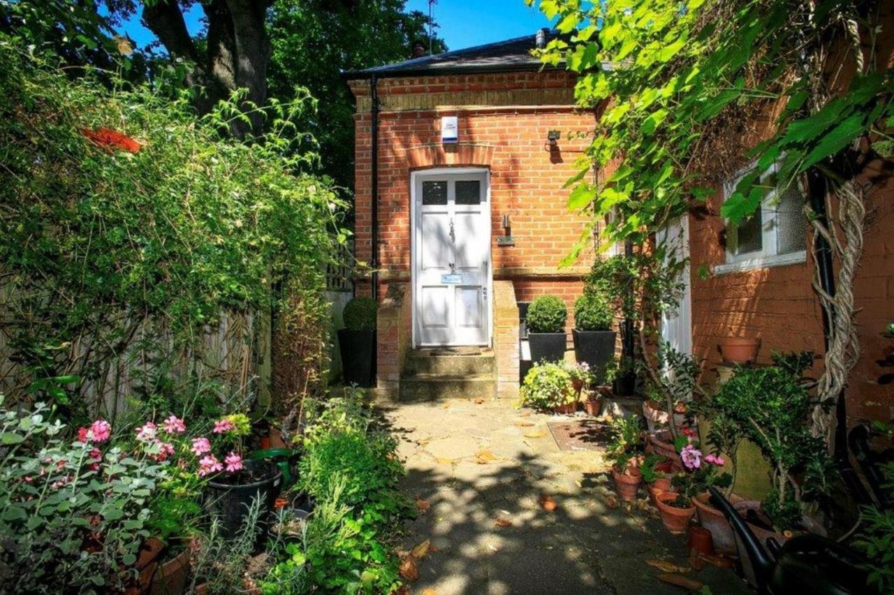 Unique 2 Bedroom Converted Artists Studio Ferienhaus *
