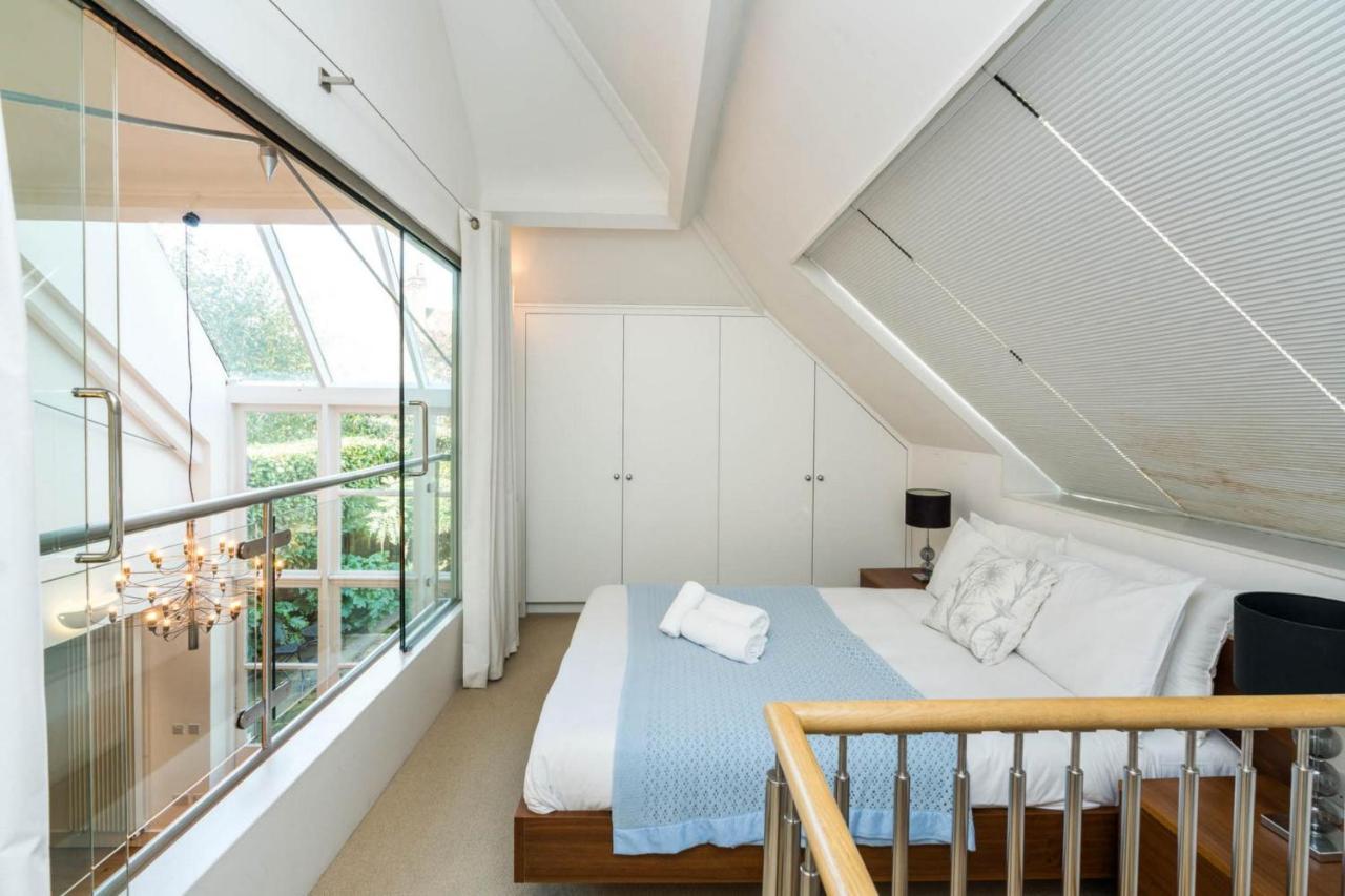Unique 2 Bedroom Converted Artists Studio Ferienhaus London